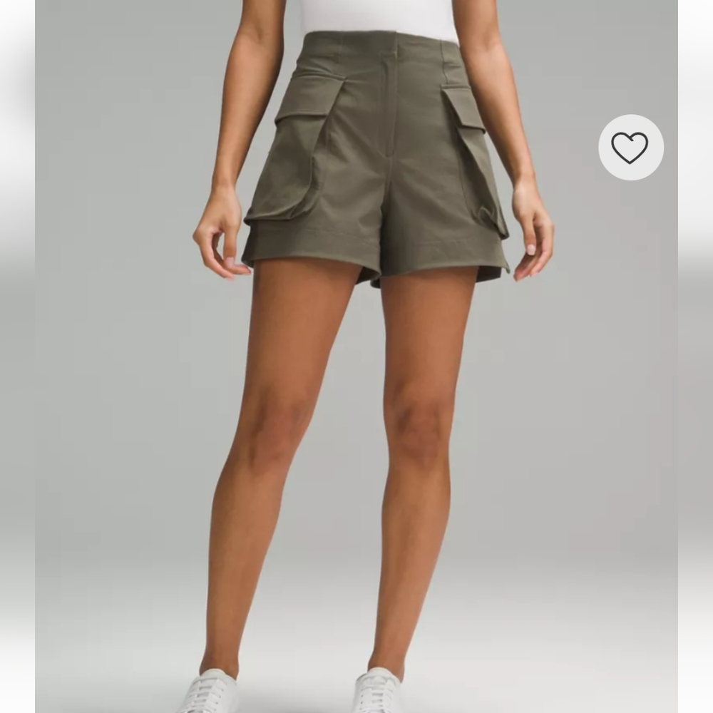 Relaxed-Fit Super-High-Rise Cargo Short 4"
